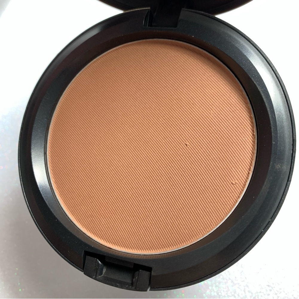 MAC Bronzing Powder Golden BNIB - Picture 2 of 5